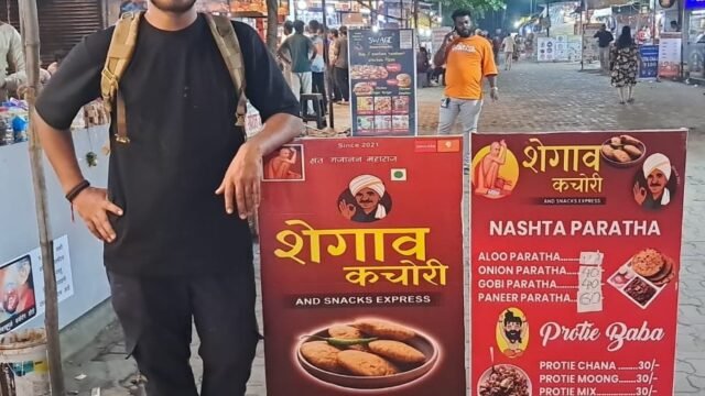 Shegaon Kachori Rajendra Peshwani